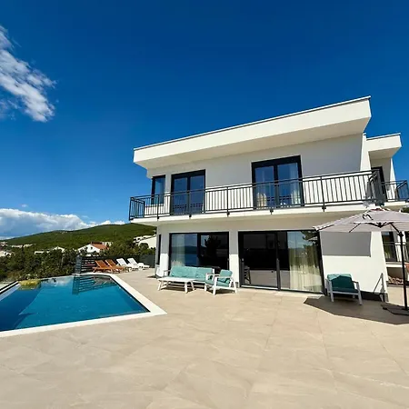 In Croatia Near The Adriatic Coast * Crikvenica
